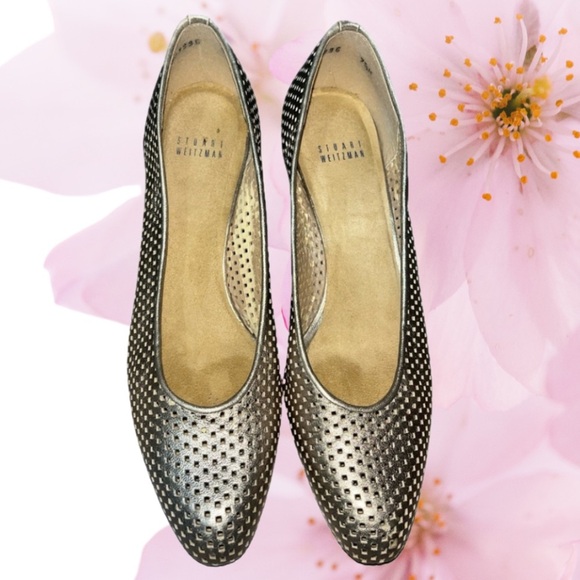 Stuart Weitzman Auth $399 Women's Gold Leather Cutout Accent Pumps Size 7.5M - Picture 2 of 11